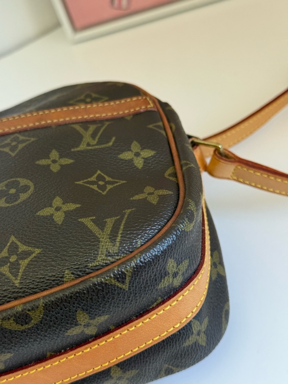 Louis Vuitton 💫 Senlis Vintage Monogram Crossbody Camera Bag - Picture 6 of 17